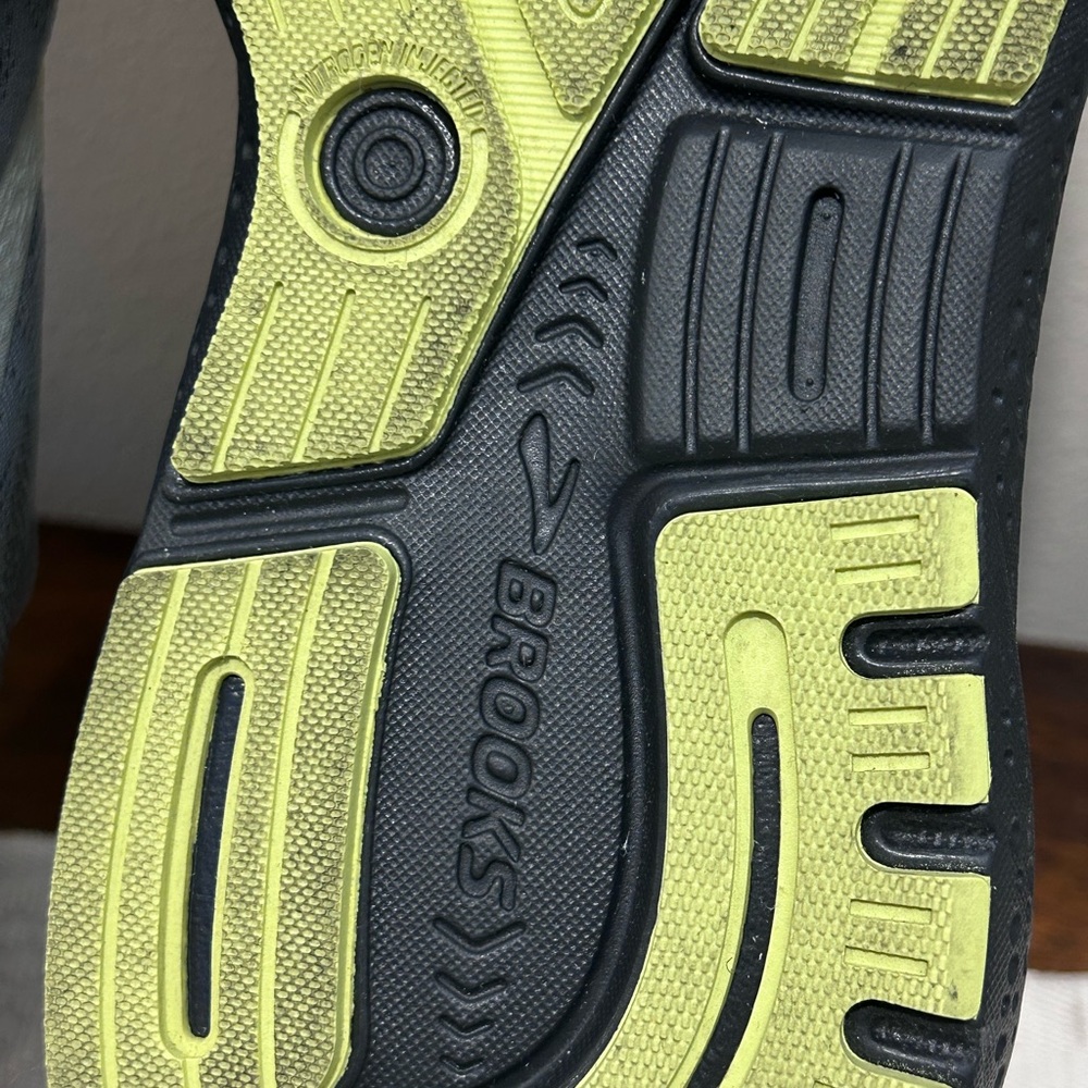 Brooks Ghost 16 Men’s 7.5 EU 40.5 Charcoal and Lime Athletic Shoes, EXCELLENT - Picture 10 of 14